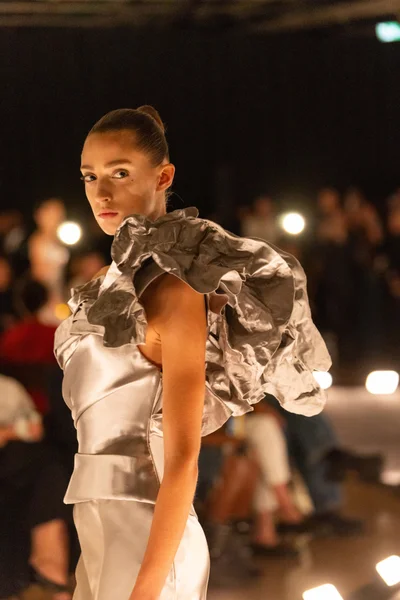Look 32